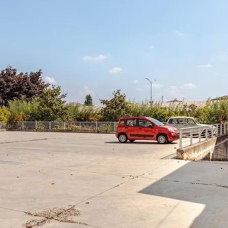 Free Private Parking Piazza Del Palio Stazione 3 Minuti A Piedi Dal Centro Асти